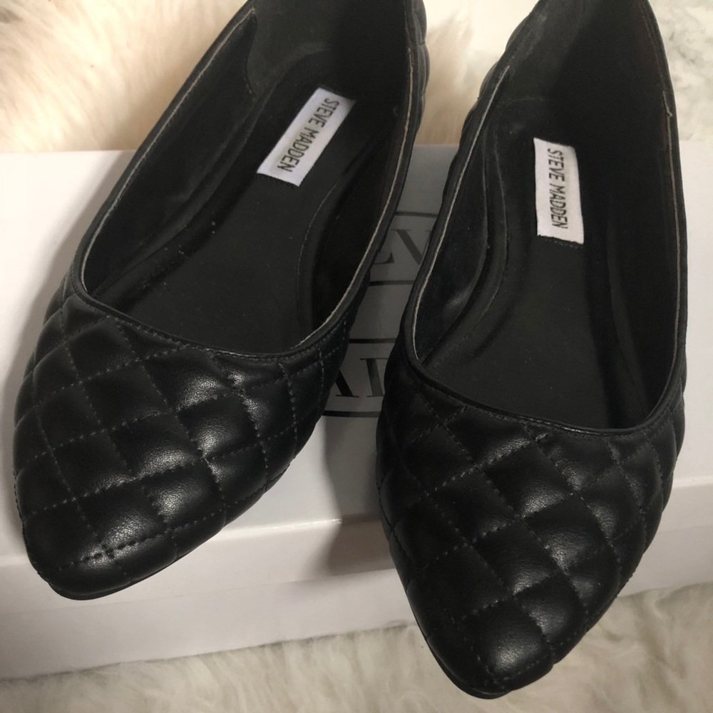 Steve Madden black quilted pointy flats NWOT